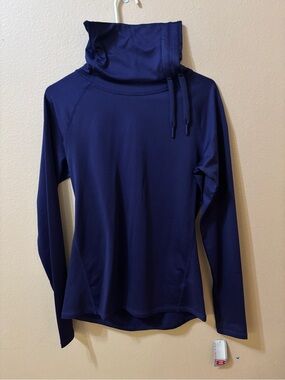 NWT Womens Layer 8 Athletic Performance Top Long Sleeve Purple Size M Quick Dry